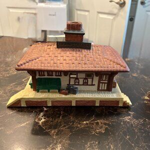 Vintage 1990s Partylite "Whistle Stop" P0310 Train Station Depot Tealight Holder